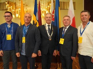 Šventinio priėmimo metu pagerbti garbingi svečiai iš užsienio valstybių, su kuriomis Kupiškio...