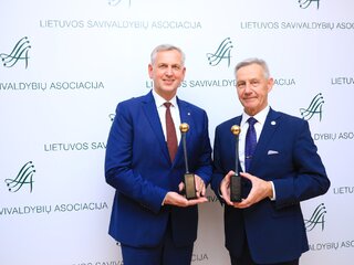 Svarbiausi Lietuvos vietos savivaldos metų apdovanojimai  - „Auksinės krivūlės“ 