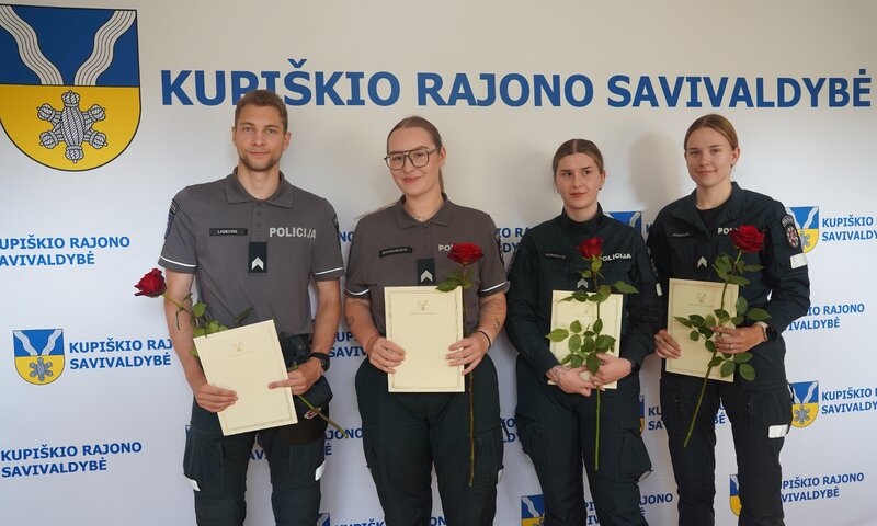 Prie Kupiškio rajono policijos komisariato komandos prisijungė keturi nauji pareigūnai