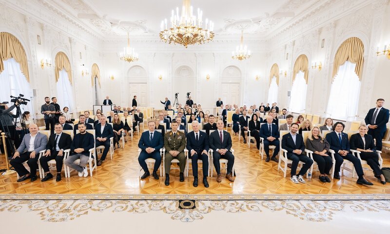 Visuotinei gynybai vienijasi organizacijos, galinčios sutelkti apie 400 tūkst. žmonių