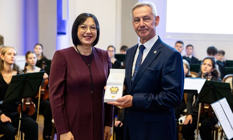 Kupiškio rajono meras Algirdas Raslanas apdovanotas Švietimo, mokslo ir sporto ministerijos...