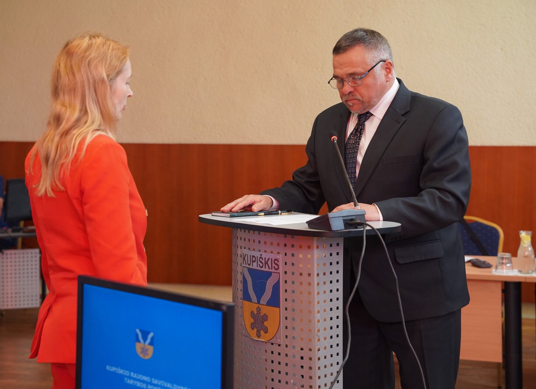 Kupiškio rajono savivaldybės taryboje prisiekė naujas narys Darius Baronas