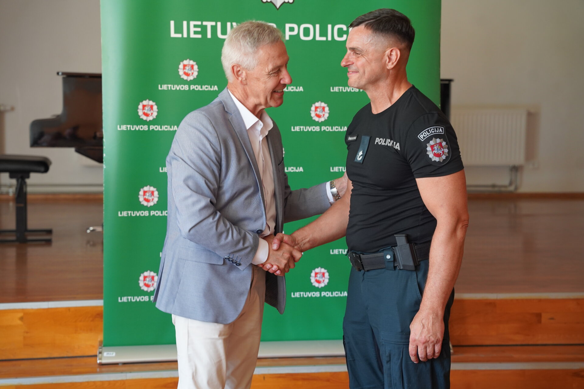 Savivaldybės vadovai pasveikino naująjį Kupiškio rajono policijos komisariato viršininką