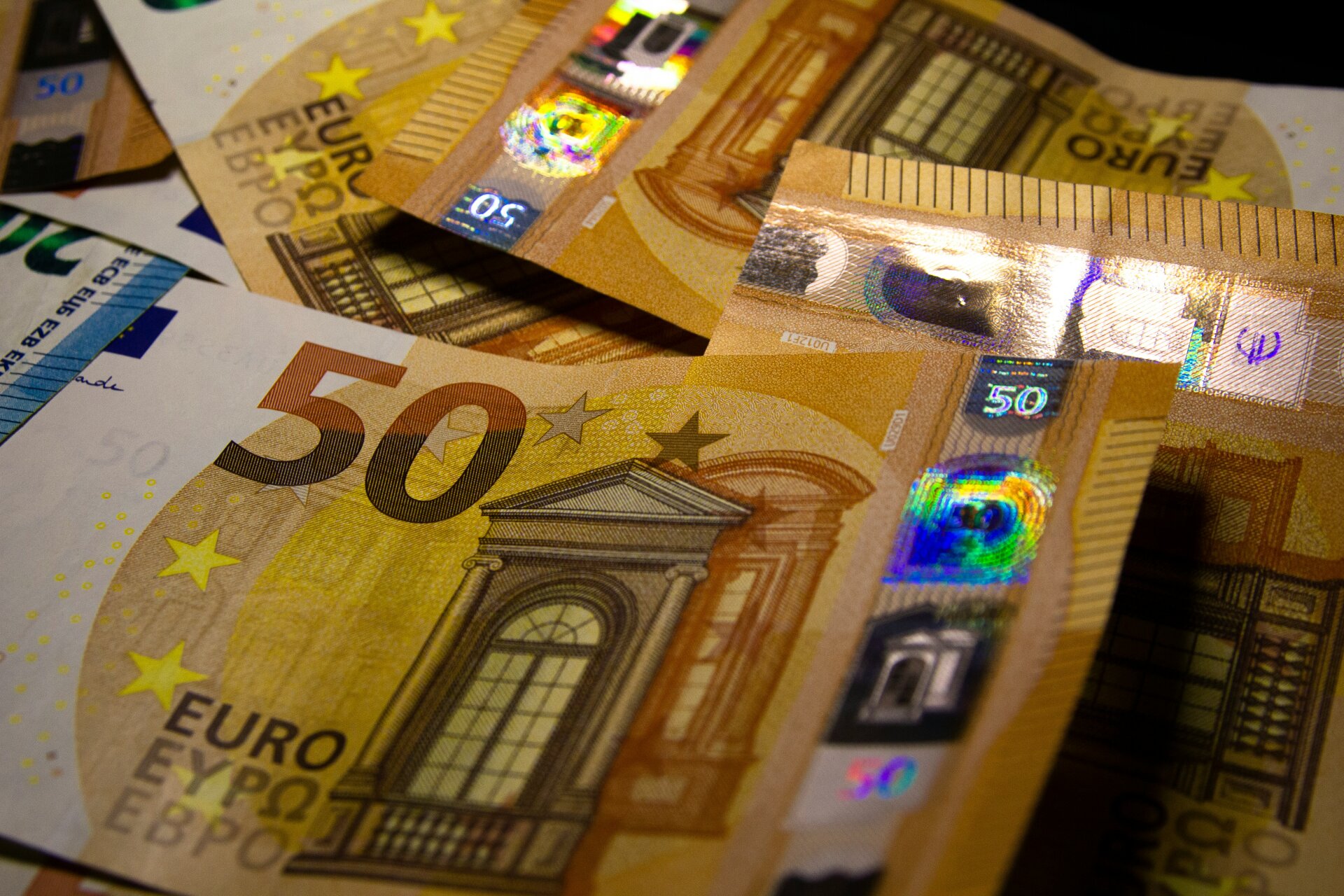 Nuo rugsėjo 1 d. galima teikti prašymus dėl kompensacijų už elektros tiekimo sutrikimus